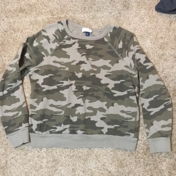 universal thread camo sweatshirt